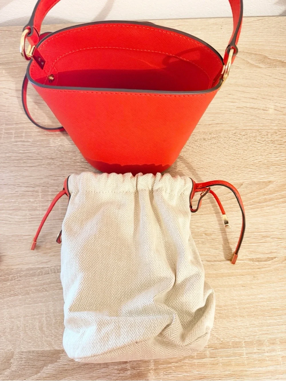 Tory Burch excellent gently